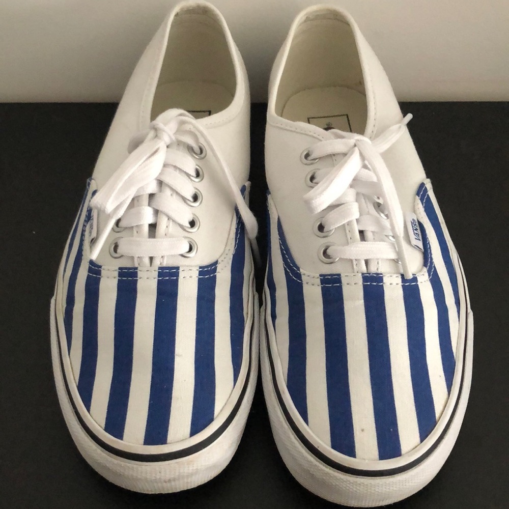 Vans Sneakers • White and Blue Stripes